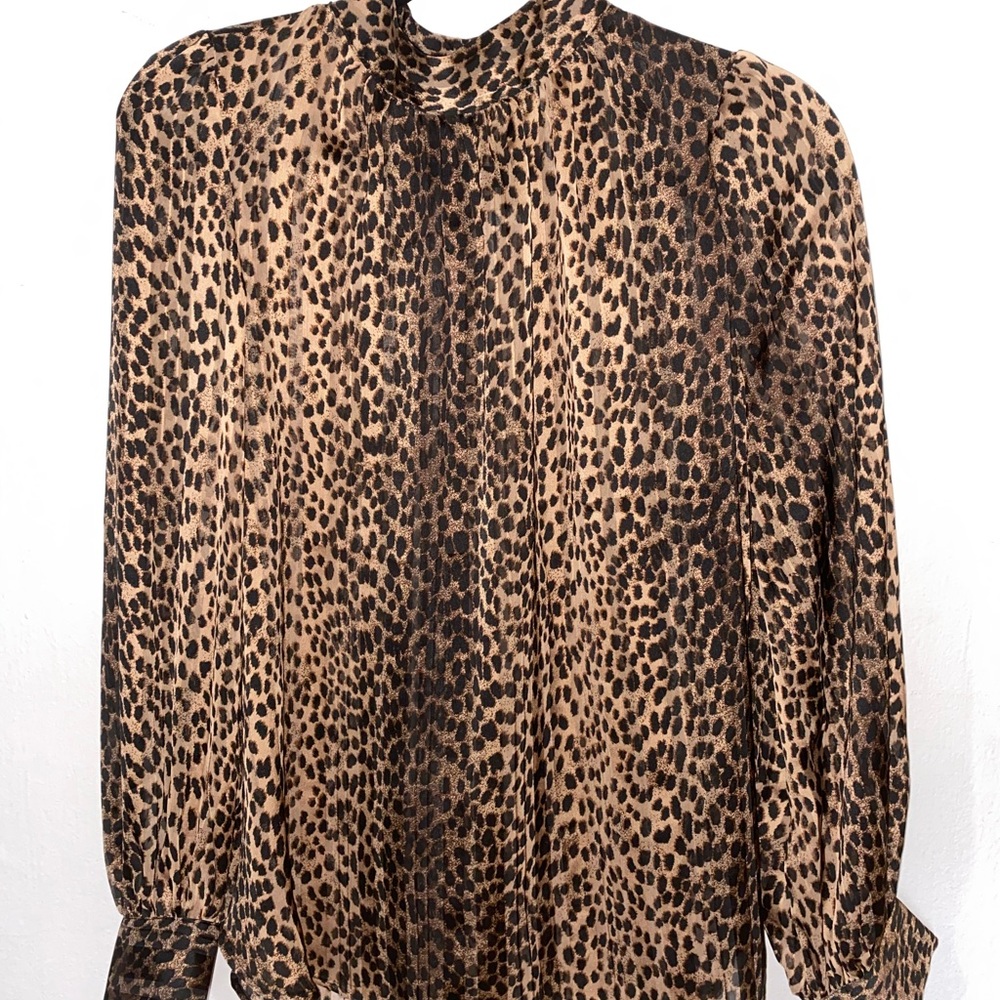 H&M NWOT leopard print blouse